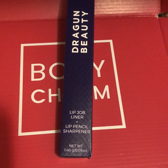 Dragon beauty lip job liner + lip pencil sharpener - Picture 2 of 4